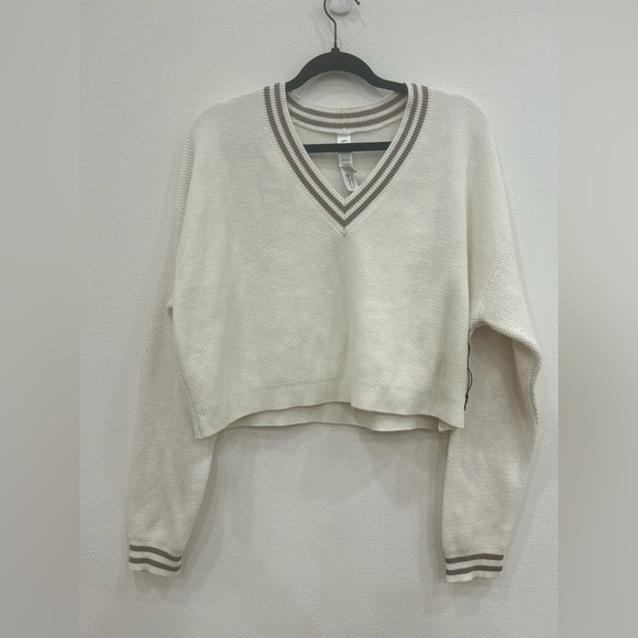 ALO YOGA tennis Club Sweater Knit V-Neck Pullover NWOT med preppy athletic - Picture 4 of 10